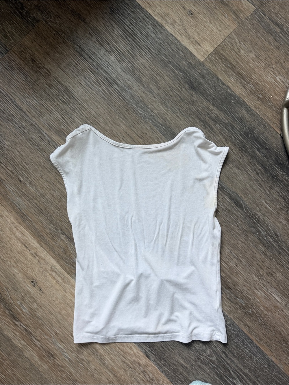 white fox backless tee